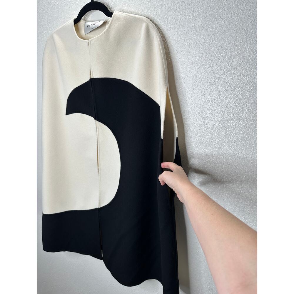 NWT Valentino Cream & Black Wool Cashmere Blend Cape 44 / 8 - Picture 4 of 16